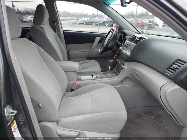 2010 TOYOTA HIGHLANDER 5TDBK3EH9AS026968 Photo 4
