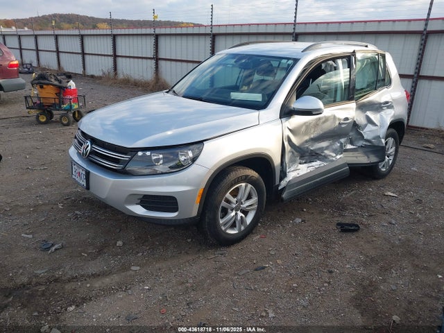 43618718 :رقم المزاد ، WVGBV7AX4HK002635 vin ، 2017 Volkswagen Tiguan 2.0t S مزاد بيع