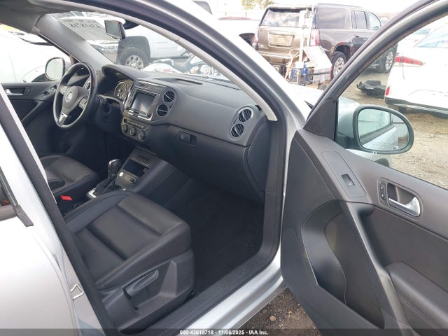 43618718 :رقم المزاد ، WVGBV7AX4HK002635 vin ، 2017 Volkswagen Tiguan 2.0t S مزاد بيع