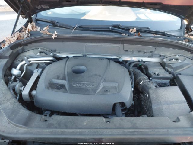 2018 VOLVO XC60 LYVA22RMXJB110493 Photo 9