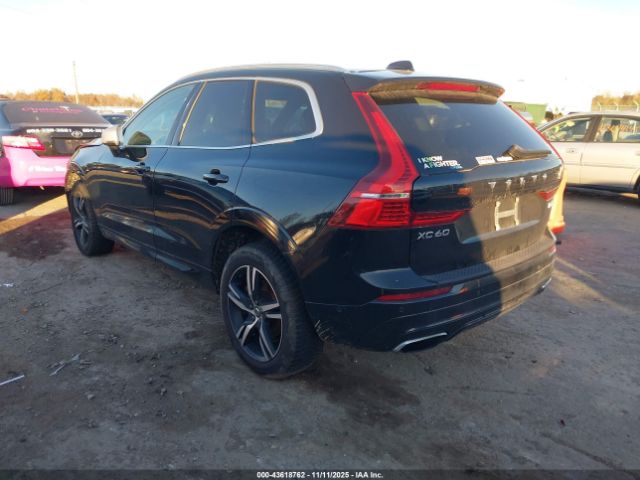 2018 VOLVO XC60 LYVA22RMXJB110493 Photo 2