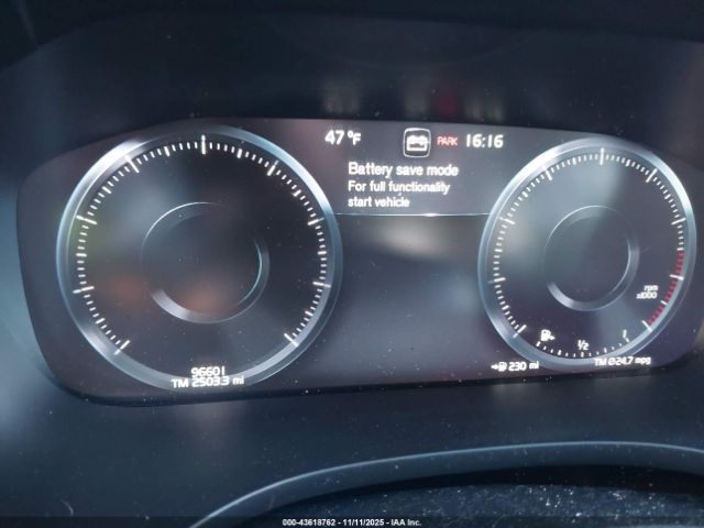 2018 VOLVO XC60 LYVA22RMXJB110493 Photo 6