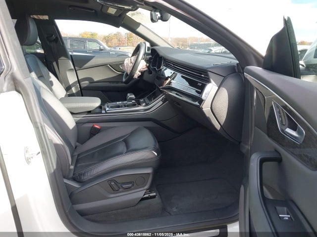 2019 AUDI Q8 WA1AVAF19KD016764 Photo 4