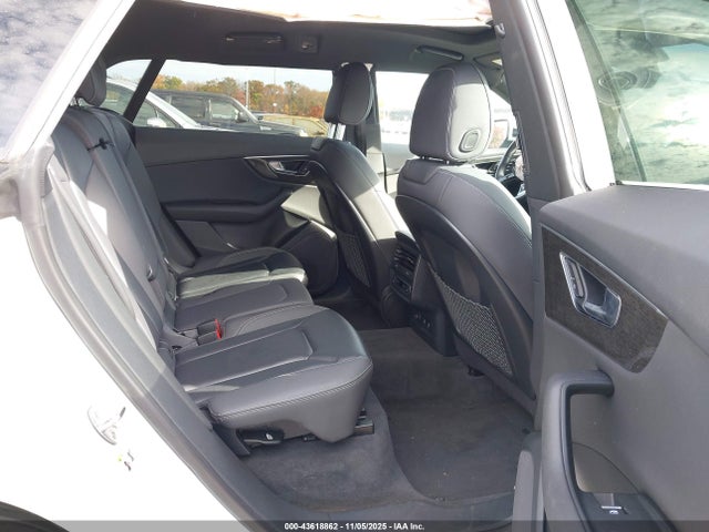 2019 AUDI Q8 WA1AVAF19KD016764 Photo 7