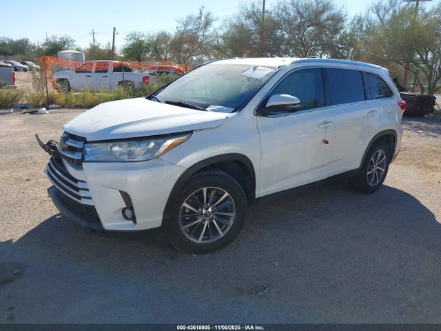 5TDKZRFHXKS554033 Toyota Highlander Xle