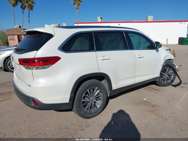 5TDKZRFHXKS554033 Toyota Highlander Xle