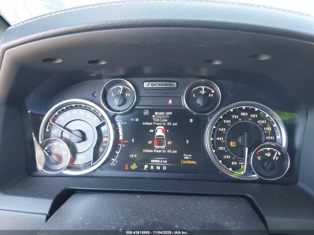 43618959 :رقم المزاد ، 1C6RR7YT3JS111899 vin ، 2018 Ram 1500 Rebel  4x4 5'7 Box مزاد بيع