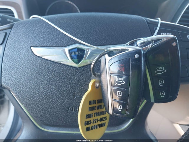 Hyundai Genesis 3.8 2015 KMHGN4JE7FU038372 Image 27