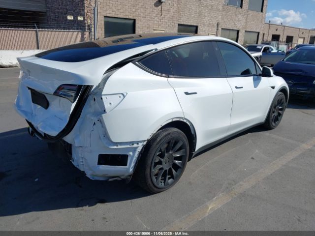 2021 TESLA MODEL Y 5YJYGDEE9MF115438 Photo 3