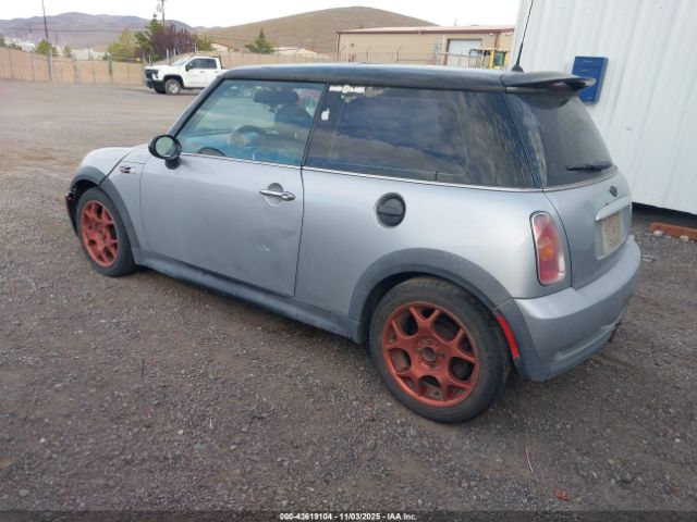 2004 MINI COOPER S WMWRE33454TD80661 Photo 2