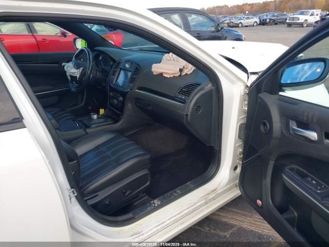 2017 CHRYSLER 300 2C3CCABG4HH635559 Photo 4