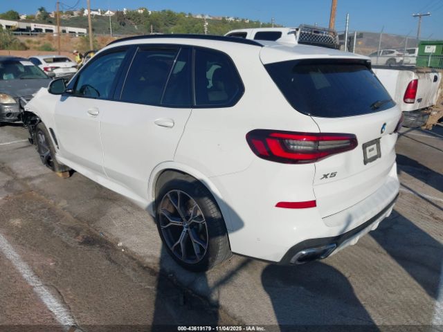 2021 BMW X5 5UXCR4C07M9E26521 Photo 2