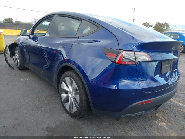 2023 TESLA MODEL Y 7SAYGDEE1PA207518 Photo 2