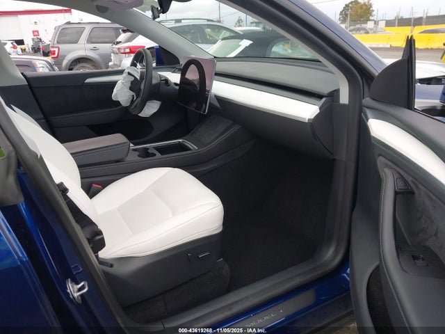 2023 TESLA MODEL Y 7SAYGDEE1PA207518 Photo 4
