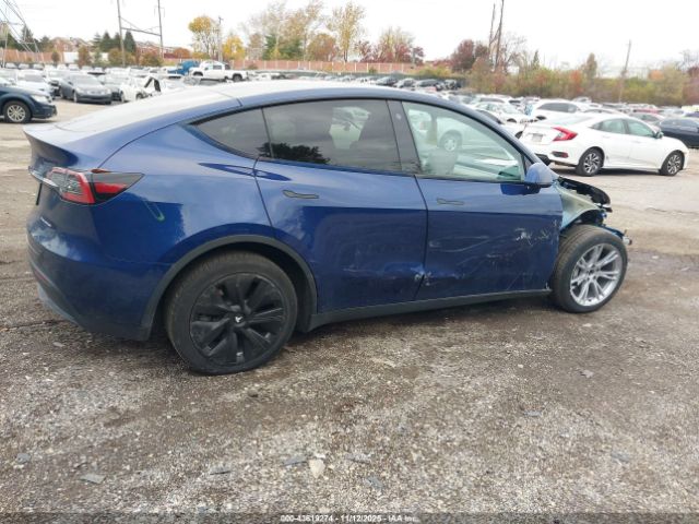 2023 TESLA MODEL Y 7SAYGDEE1PF672240 Photo 3