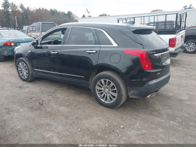 2017 CADILLAC XT5 1GYKNDRSXHZ259330 Photo 2