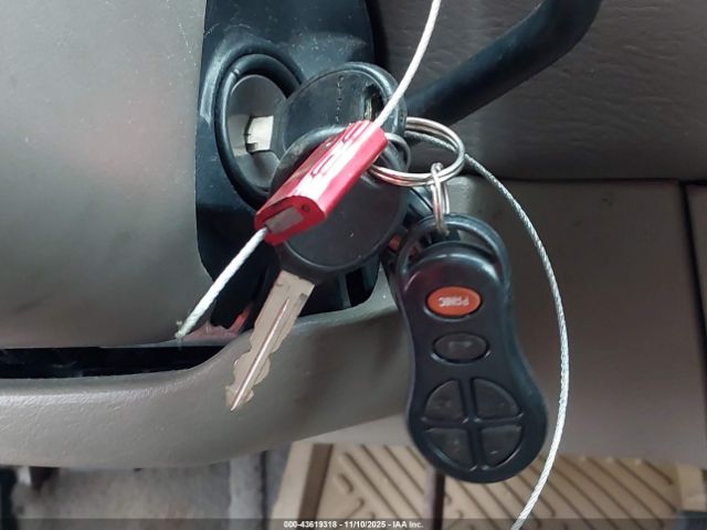 2002 CHRYSLER TOWN & COUNTRY 2C4GP74L72R724316 Photo 10