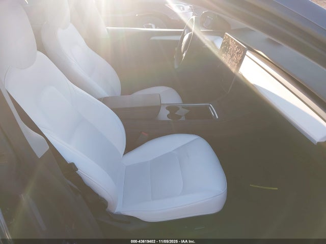 2023 TESLA MODEL Y 7SAYGDEE0PF615379 Photo 4