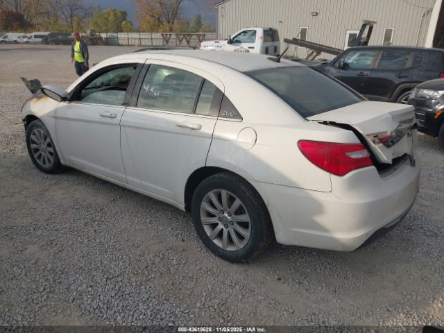 2011 CHRYSLER 200 1C3BC1FB6BN512001 Photo 2
