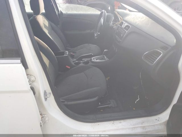 2011 CHRYSLER 200 1C3BC1FB6BN512001 Photo 4