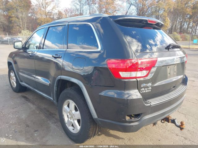 2011 JEEP GRAND CHEROKEE 1J4RR4GG7BC705400 Photo 2