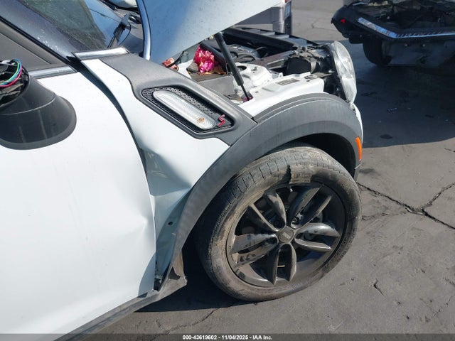 2016 MINI COUNTRYMAN WMWZC3C51GWT10797 Photo 5