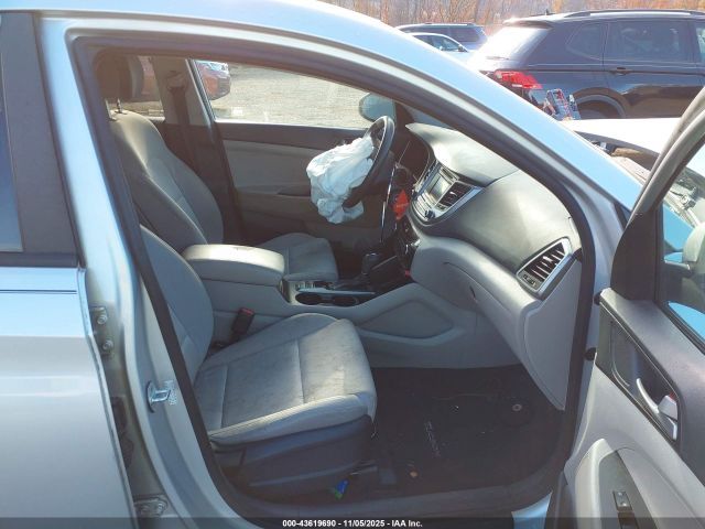 2018 HYUNDAI TUCSON KM8J23A49JU770396 Photo 4