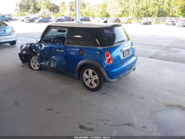 2006 MINI COOPER WMWRC33536TK65507 Photo 2