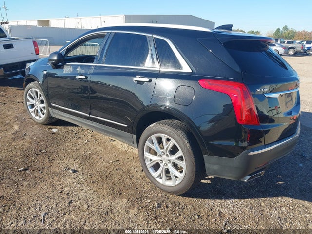 2018 CADILLAC XT5 1GYKNCRS3JZ147145 Photo 2