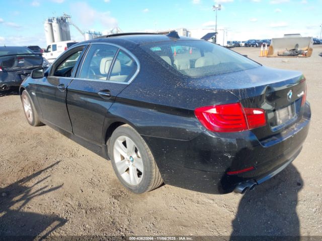 2011 BMW 528I WBAFR1C58BC741153 Photo 2