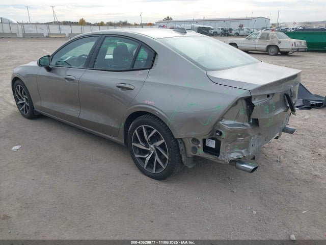 2020 VOLVO S60 7JR102FK1LG041906 Photo 2