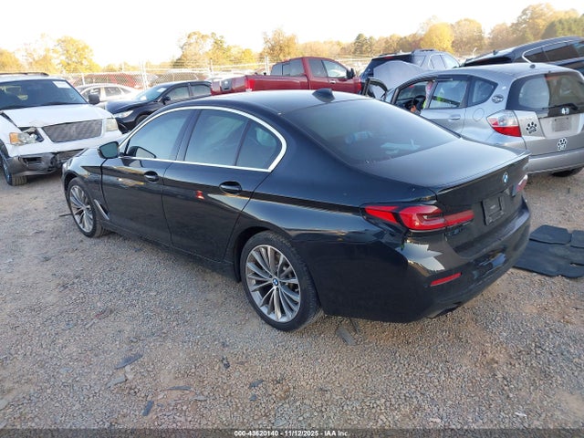 2021 BMW 530E WBA13AG02MCF12466 Photo 2
