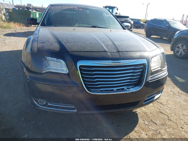 2014 Chrysler 300c Awd მანქანა იყიდება აუქციონზე, vin: 2C3CCAKG3EH181445, აუქციონის ნომერი: 43620352