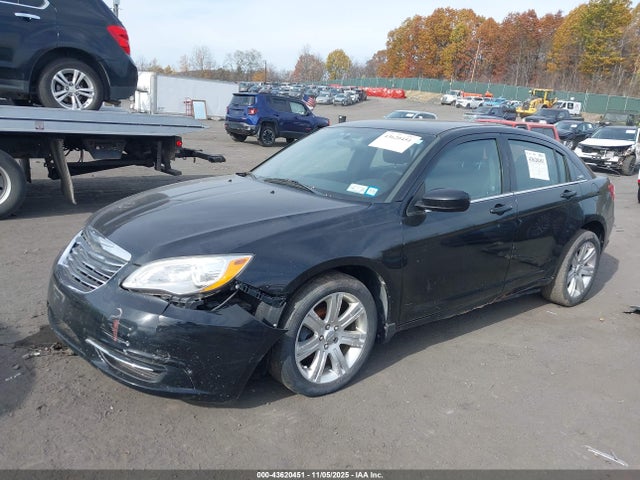 2013 CHRYSLER 200 1C3CCBAB9DN670272 Photo 1