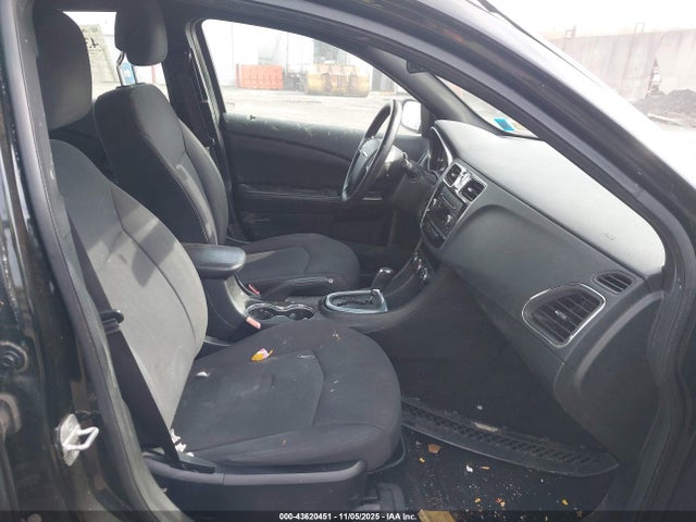 2013 CHRYSLER 200 1C3CCBAB9DN670272 Photo 4