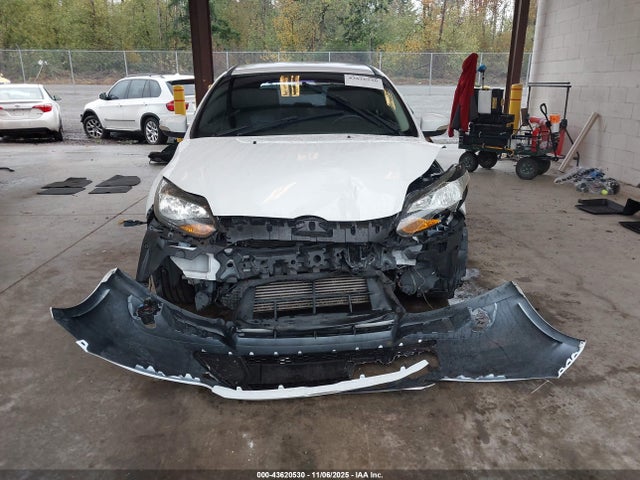 Ford Focus 2014 1FADP3L90EL402802 Image 12