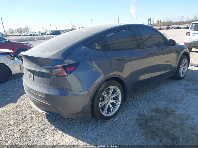 2023 TESLA MODEL Y 7SAYGDEE8PF869079 Photo 3