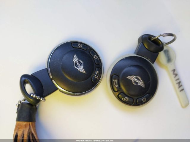 2007 MINI COOPER WMWMF33527TU63126 Photo 10