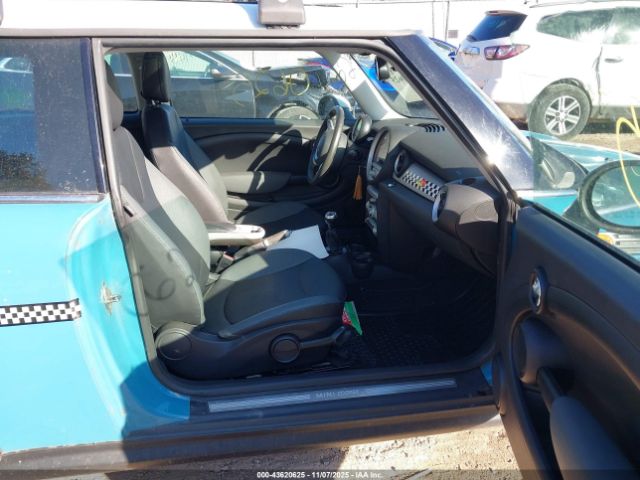 2007 MINI COOPER WMWMF33527TU63126 Photo 4