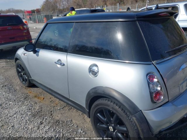 2002 MINI COOPER S WMWRE33422TD50868 Photo 2