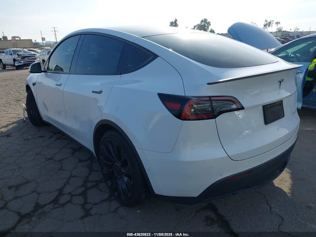 2022 TESLA MODEL Y 7SAYGDEF7NF407652 Photo 2