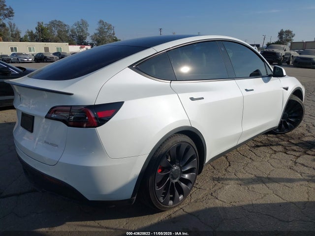 2022 TESLA MODEL Y 7SAYGDEF7NF407652 Photo 3