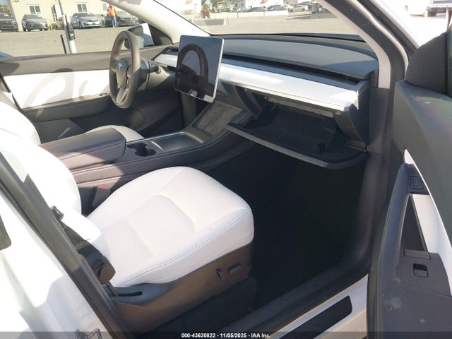 2022 TESLA MODEL Y 7SAYGDEF7NF407652 Photo 4