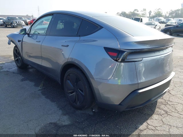 2026 TESLA MODEL Y 7SAYGDEE6TF459276 Photo 2