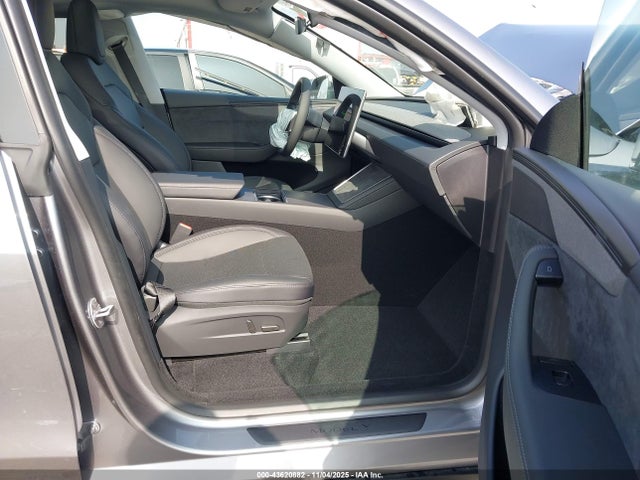 2026 TESLA MODEL Y 7SAYGDEE6TF459276 Photo 4