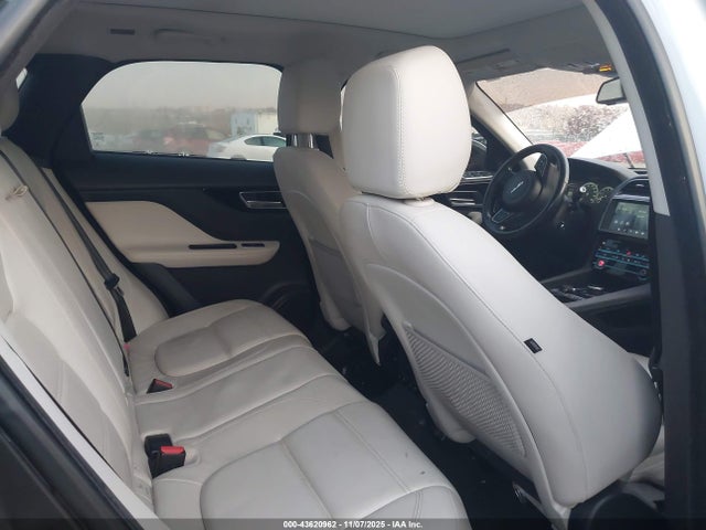2017 JAGUAR F-PACE SADCK2BV4HA894803 Photo 7