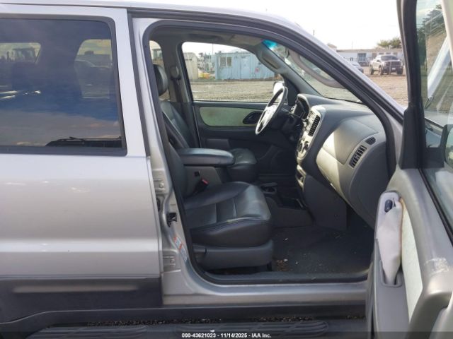 2003 FORD ESCAPE 1FMCU93113KA90810 Photo 4