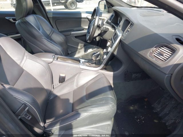 2017 VOLVO S60 YV149MTS7H2438245 Photo 4