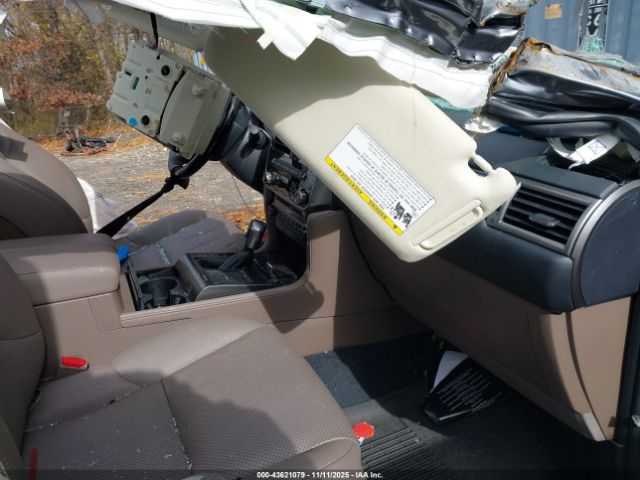 2022 LEXUS GX 460 JTJGM7BX7N5330988 Photo 4