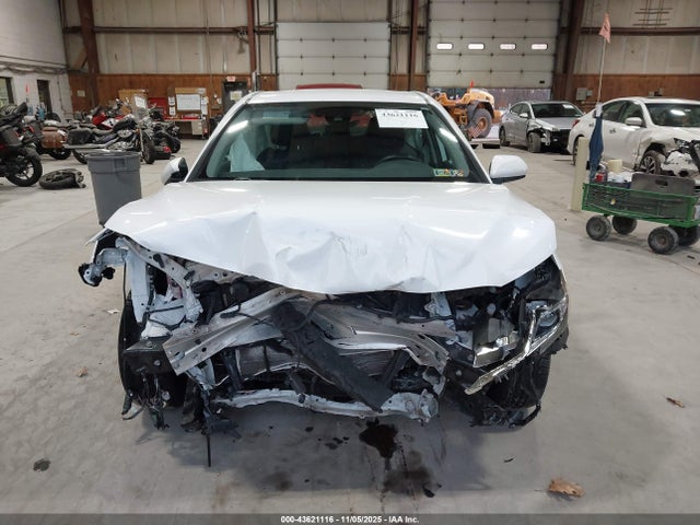 Продаж на аукціоні авто 2019 Toyota Camry Hybrid Le, vin: 4T1B31HK9KU512911, номер лоту: 43621116